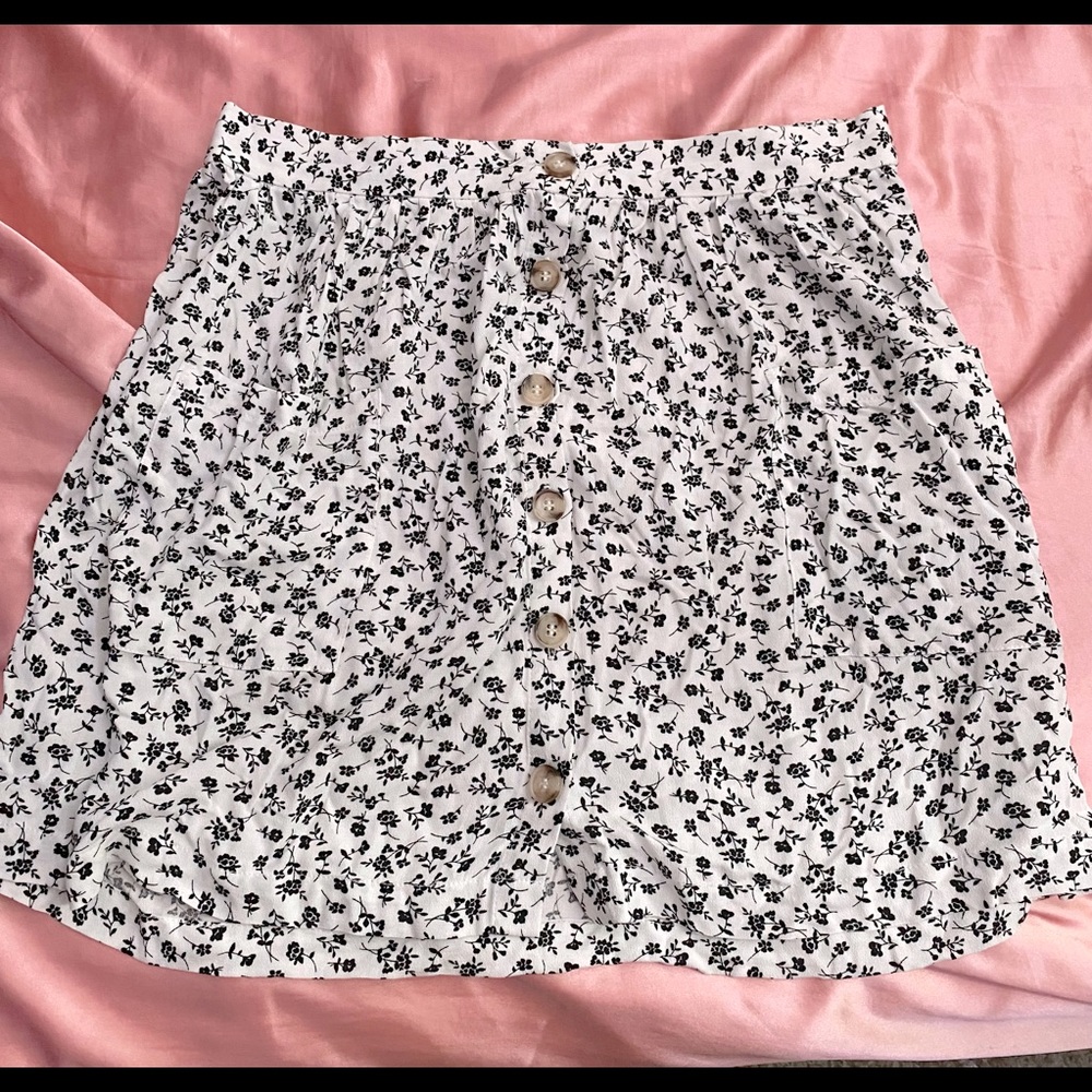 Elodie skirt NWOT